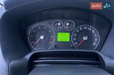 Хэтчбек Ford Fusion 2010 в 