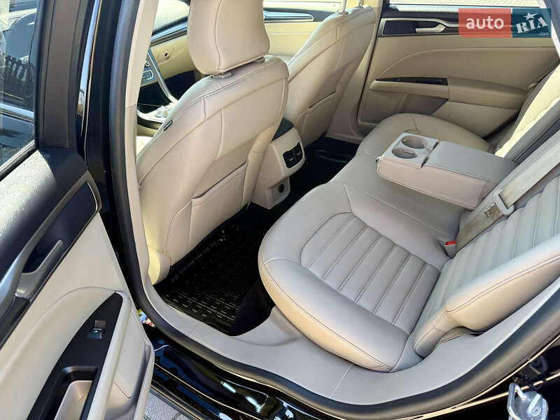 Седан Ford Fusion 2019 в Ровно