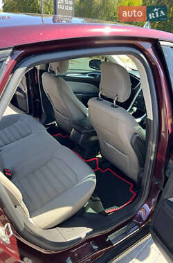 Седан Ford Fusion 2012 в 