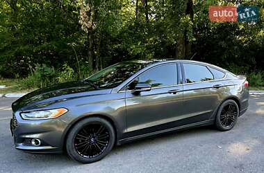 Седан Ford Fusion 2015 в 