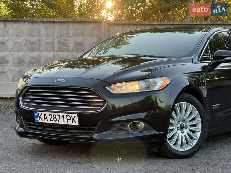 Седан Ford Fusion 2015 в Києві