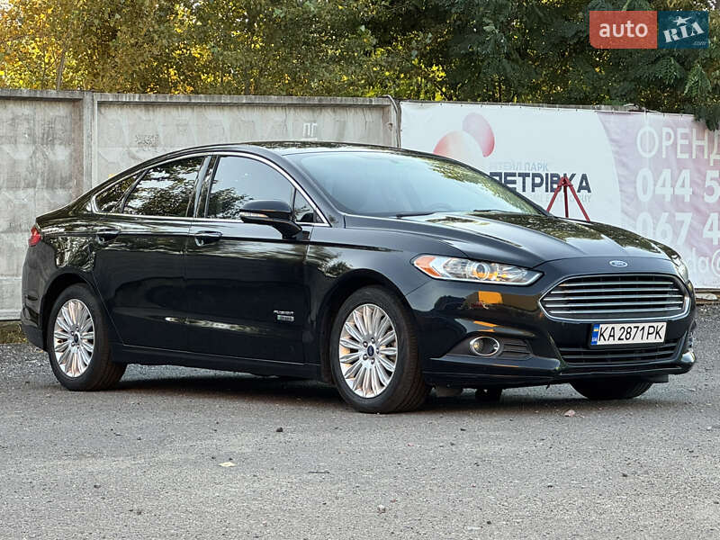 Седан Ford Fusion 2015 в Києві