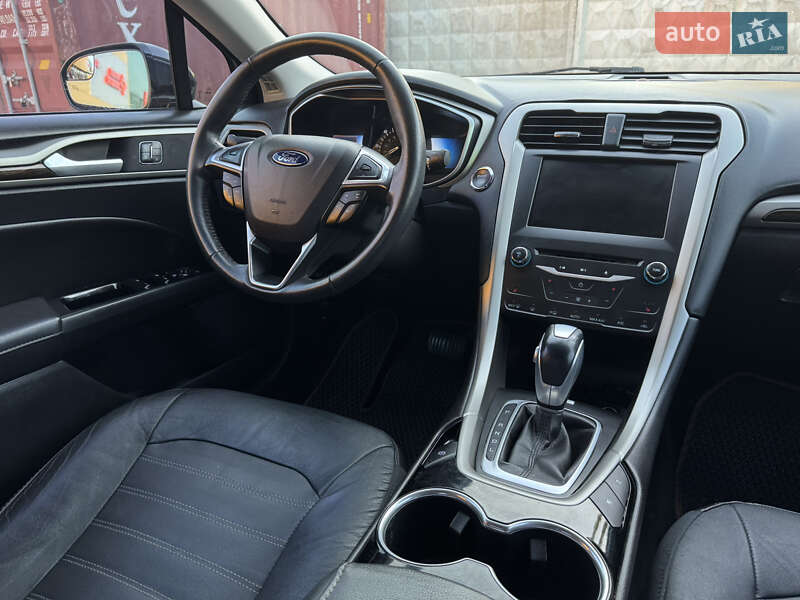 Седан Ford Fusion 2015 в Києві