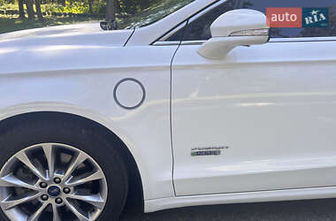 Седан Ford Fusion 2017 в 