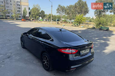 Седан Ford Fusion 2013 в 