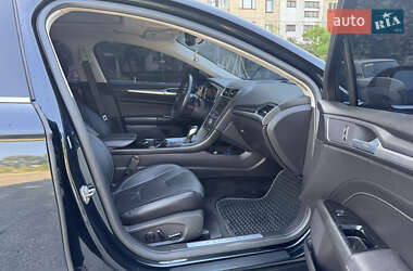 Седан Ford Fusion 2013 в 