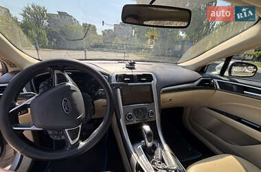 Седан Ford Fusion 2014 в 