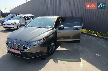 Седан Ford Fusion 2017 в 