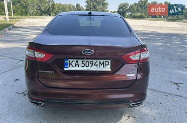 Седан Ford Fusion 2015 в 