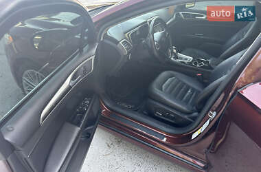 Седан Ford Fusion 2015 в 