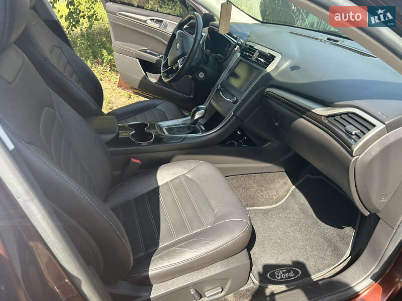 Седан Ford Fusion 2015 в Каневе фото 26 Седан Ford Fusion 2015 в Каневе