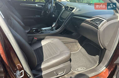 Седан Ford Fusion 2015 в 