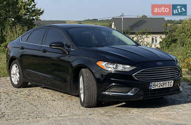 Седан Ford Fusion 2017 в 