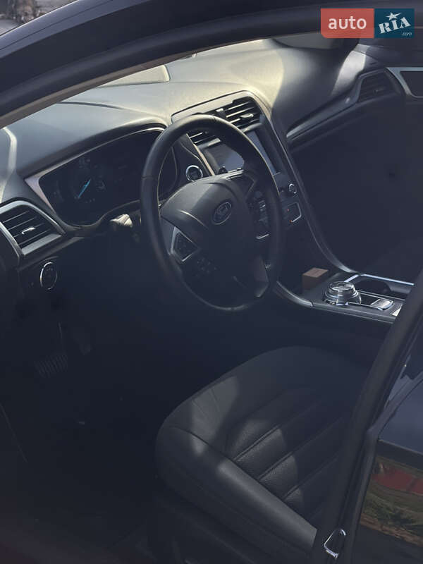 Седан Ford Fusion 2017 в Львові