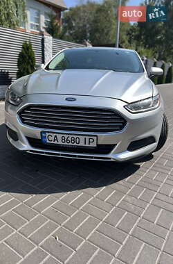Седан Ford Fusion 2016 в 