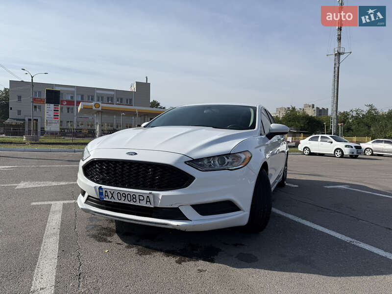 Седан Ford Fusion 2017 в 