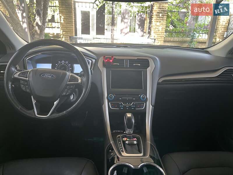 Седан Ford Fusion 2015 в Сумах