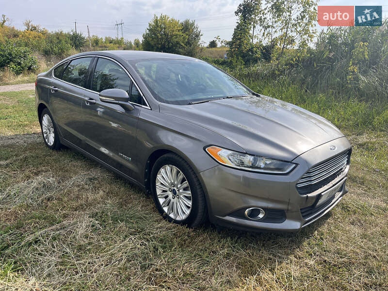 Седан Ford Fusion 2012 в 