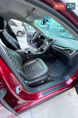 Седан Ford Fusion 2016 в 