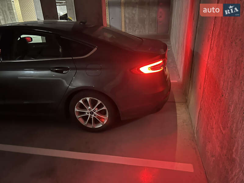 Седан Ford Fusion 2018 в Ирпене
