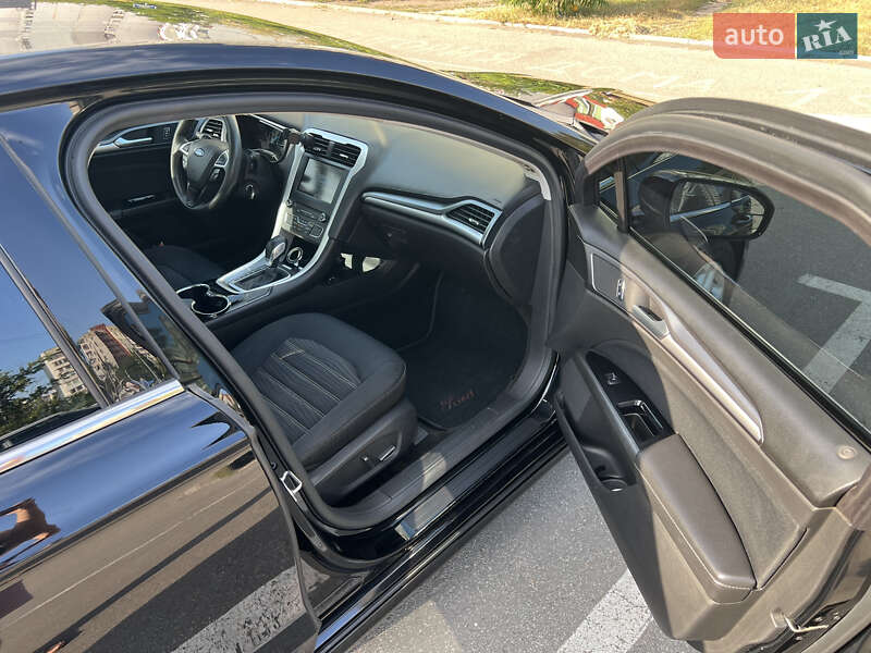 Седан Ford Fusion 2015 в Києві