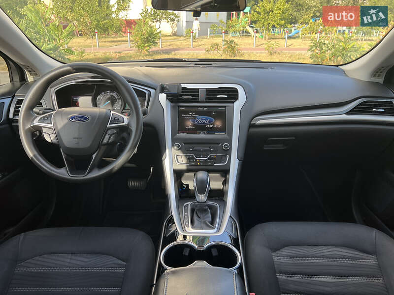 Седан Ford Fusion 2015 в Києві