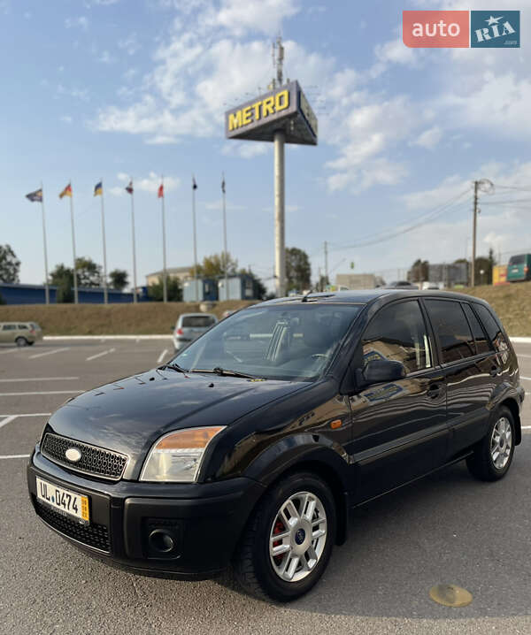 Хэтчбек Ford Fusion 2006 в 