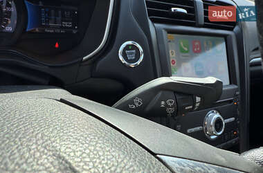 Седан Ford Fusion 2018 в 