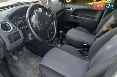 Хетчбек Ford Fusion 2012 в 