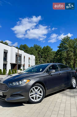 Седан Ford Fusion 2015 в 