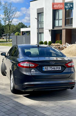 Седан Ford Fusion 2015 в 
