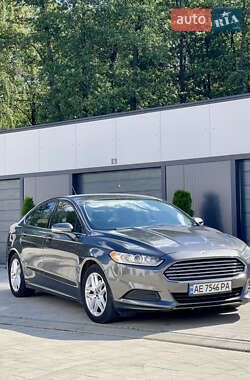 Седан Ford Fusion 2015 в 