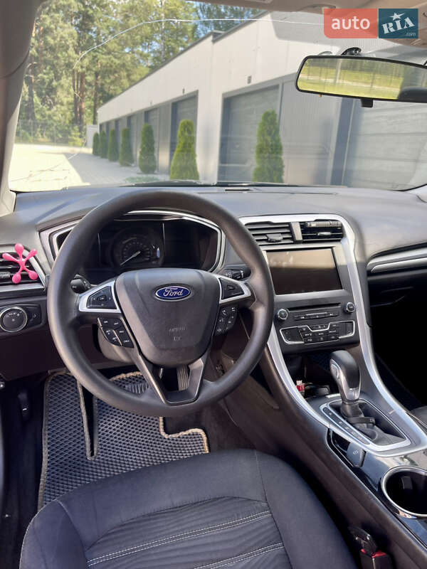 Седан Ford Fusion 2015 в Киеве фото 23 Седан Ford Fusion 2015 в Киеве