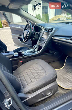 Седан Ford Fusion 2015 в 