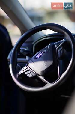 Седан Ford Fusion 2017 в 