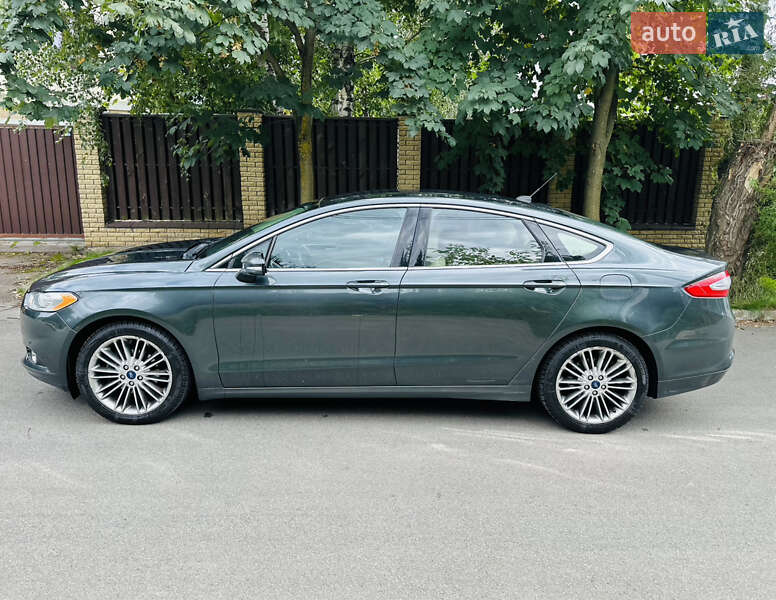 Седан Ford Fusion 2015 в 