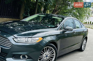 Седан Ford Fusion 2015 в 