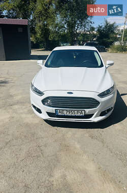 Седан Ford Fusion 2015 в 