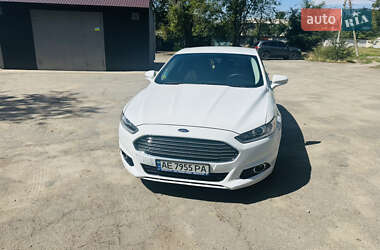 Седан Ford Fusion 2015 в 