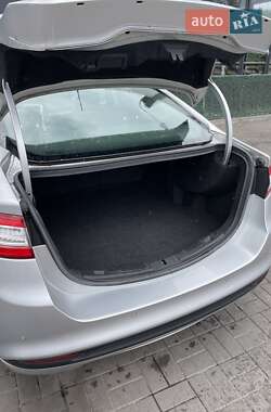 Седан Ford Fusion 2014 в 