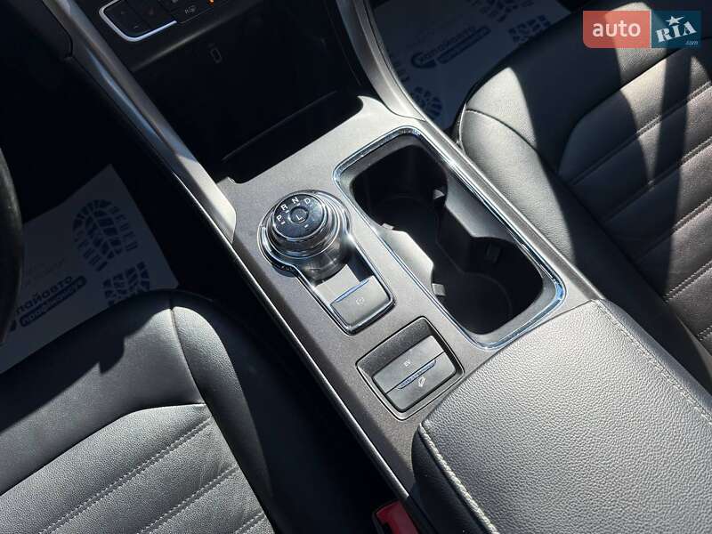 Седан Ford Fusion 2016 в Киеве фото 18 Седан Ford Fusion 2016 в Киеве
