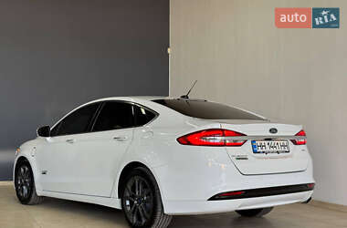 Седан Ford Fusion 2017 в 