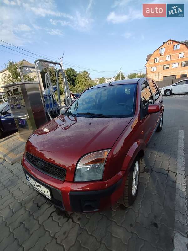 Хэтчбек Ford Fusion 2007 в Калуше
