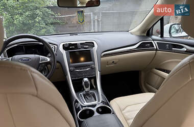 Седан Ford Fusion 2012 в 