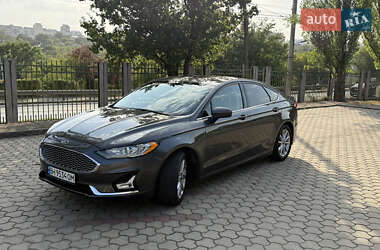 Седан Ford Fusion 2017 в Измаиле