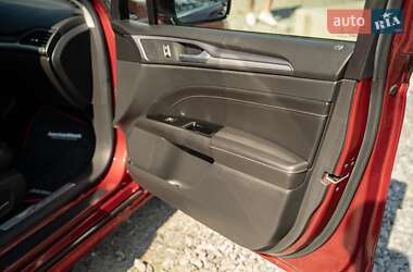 Седан Ford Fusion 2014 в 