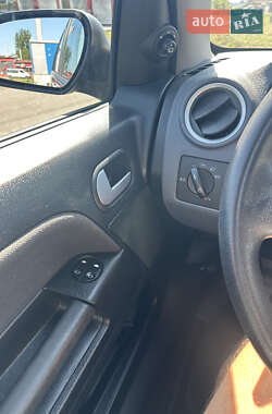 Хэтчбек Ford Fusion 2009 в 