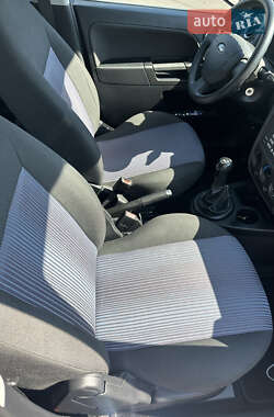 Хэтчбек Ford Fusion 2009 в 