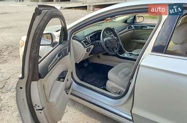 Седан Ford Fusion 2016 в 