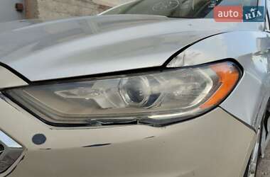 Седан Ford Fusion 2016 в 